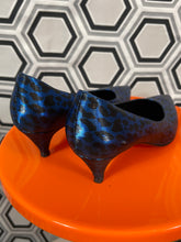 Charger l&#39;image dans la galerie, Escarpins bleu merallisé léopard pointure 37,5 italienne.
