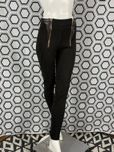 Charger l&#39;image dans la galerie, Pantalon Givenchy empiècement cuir taille 36
