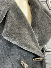 Charger l&#39;image dans la galerie, Manteau Paco Rabanne gros pailleté taille 38
