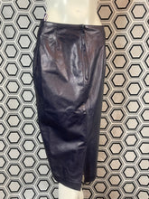 Charger l&#39;image dans la galerie, Jupe en cuir Morabito taille 38
