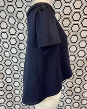 Charger l&#39;image dans la galerie, Haut bleu marine Prada taille 42
