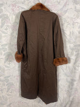 Charger l'image dans la galerie, Trench Vison Yves Saint Laurent fourrures taille 42
