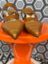 Charger l&#39;image dans la galerie, Paire d’escarpins Michel Perry pointure 36 1/2
