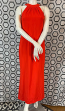 Charger l&#39;image dans la galerie, Robe longue rouge Yves Saint Laurent rive gauche taille 40
