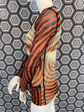 Charger l&#39;image dans la galerie, Cardigan Jean Paul Gaultier modèle Marlène Dietrich taille 38
