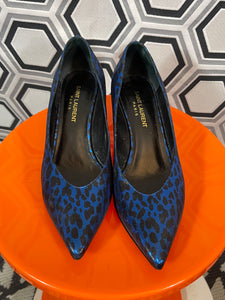 Escarpins bleu merallisé léopard pointure 37,5 italienne.