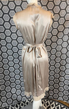 Charger l'image dans la galerie, Robe Queenie en soie taille 40
