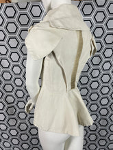 Charger l'image dans la galerie, Veste emblématique Alexander McQueen taille 40
