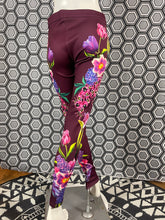 Charger l&#39;image dans la galerie, Incroyable pantalon strass Gai Mattiolo taille 38
