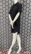 Charger l&#39;image dans la galerie, Robe chemise Equipment en soie taille 36
