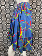 Charger l'image dans la galerie, Superbe jupe asymétrique Yves Saint Laurent rive gauche 1991 taille 38
