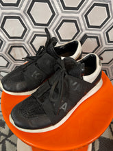 Charger l&#39;image dans la galerie, Sneakers Karl Lagerfeld pointure 37
