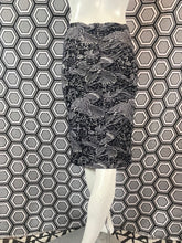 Charger l&#39;image dans la galerie, Jupe Kenzo à décors d’oiseaux taille 40
