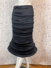 Charger l&#39;image dans la galerie, Incroyable !!! Jupe Moschino à cerceaux taille 36
