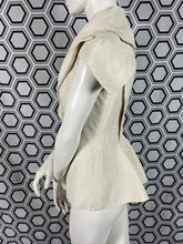 Charger l'image dans la galerie, Veste emblématique Alexander McQueen taille 40
