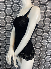 Charger l&#39;image dans la galerie, Haut en dentelle Dolce &amp; Gabbana taille 36
