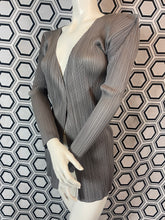 Charger l'image dans la galerie, Veste pleats please taille 38
