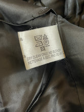 Charger l'image dans la galerie, Veste en velours Louis Feraud taille 42
