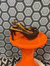 Charger l&#39;image dans la galerie, Paire d’escarpins vintage Céline pointure 36 1/2 neufs
