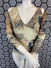 Charger l&#39;image dans la galerie, Haut en mesh Roberto Cavalli taille 42

