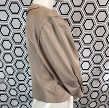 Charger l'image dans la galerie, Veste Balenciaga taille 38
