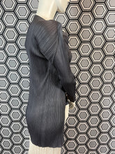 Charger l&#39;image dans la galerie, Veste gris foncé Pleats Please Issey Miyake
