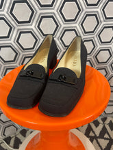 Charger l&#39;image dans la galerie, Mocassins Prada pointure 39
