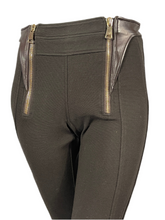 Charger l&#39;image dans la galerie, Pantalon Givenchy empiècement cuir taille 36
