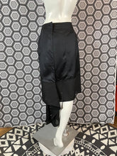 Charger l&#39;image dans la galerie, Jupe asymétrique Céline taille 38
