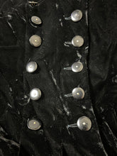Charger l&#39;image dans la galerie, Manteau en velours Armand Ventilo taille 40
