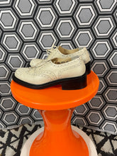 Charger l&#39;image dans la galerie, Paire de chaussures Robert Clergerie pointure 36
