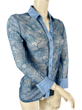 Charger l&#39;image dans la galerie, Chemisier en résille brodée Anne Fontaine taille 38
