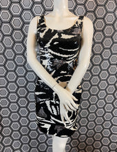 Charger l'image dans la galerie, Superbe robe à sequins Blacktie Oleg Cassini taille 38
