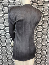 Charger l&#39;image dans la galerie, Veste gris foncé Pleats Please Issey Miyake
