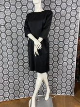 Charger l'image dans la galerie, Robe noire Courrèges taille 42
