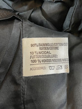 Charger l'image dans la galerie, Veste en velours Louis Feraud taille 42
