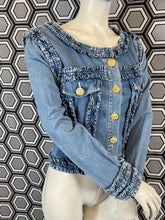 Charger l'image dans la galerie, Veste en jeans Moschino taille 40

