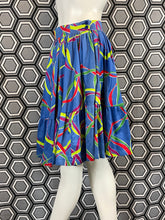 Charger l'image dans la galerie, Superbe jupe asymétrique Yves Saint Laurent rive gauche 1991 taille 38
