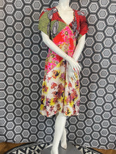 Charger l'image dans la galerie, Superbe robe Christian Lacroix taille 38
