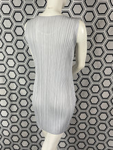 Charger l&#39;image dans la galerie, Mini-robe Pleats Please Issey Miyake taille 38

