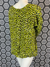 Charger l'image dans la galerie, Superbe blouse léopard Yves Saint Laurent rive gauche taille 42
