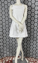 Charger l&#39;image dans la galerie, Robe blanche Courrèges taille 36
