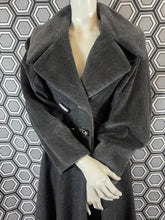 Charger l&#39;image dans la galerie, Manteau Paco Rabanne gros pailleté taille 38
