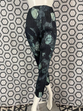 Charger l&#39;image dans la galerie, Pantalon Pleats Please Issey Miyake
