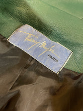 Charger l'image dans la galerie, Veste vintage en cuir Thierry Mugler taille 38
