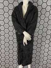 Charger l'image dans la galerie, Ensemble Chantal Thomass en astrakan vintage taille 36
