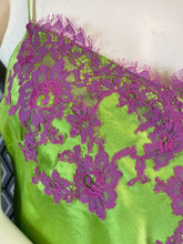 Charger l'image dans la galerie, Top en soie Marjolaine taille 40
