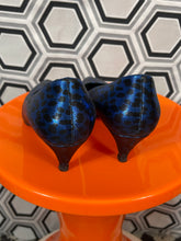 Charger l&#39;image dans la galerie, Escarpins bleu merallisé léopard pointure 37,5 italienne.
