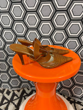 Charger l&#39;image dans la galerie, Paire d’escarpins Michel Perry pointure 36 1/2

