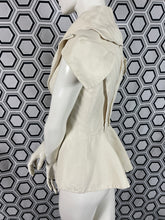 Charger l'image dans la galerie, Veste emblématique Alexander McQueen taille 40
